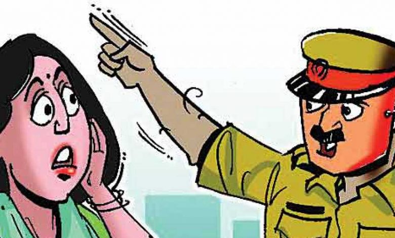 Indore News पुलिसवाले ने सेक्स करने के लिए होटल में बुलाया तो निकली पत्नी-इंदौर में 'अय्याश' पुलिस वाले की करतूत
